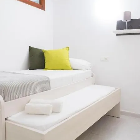 Beautiful Coastal 3-Bedroom - 1 Minute Away From Fuengirola Beach Exterior photo