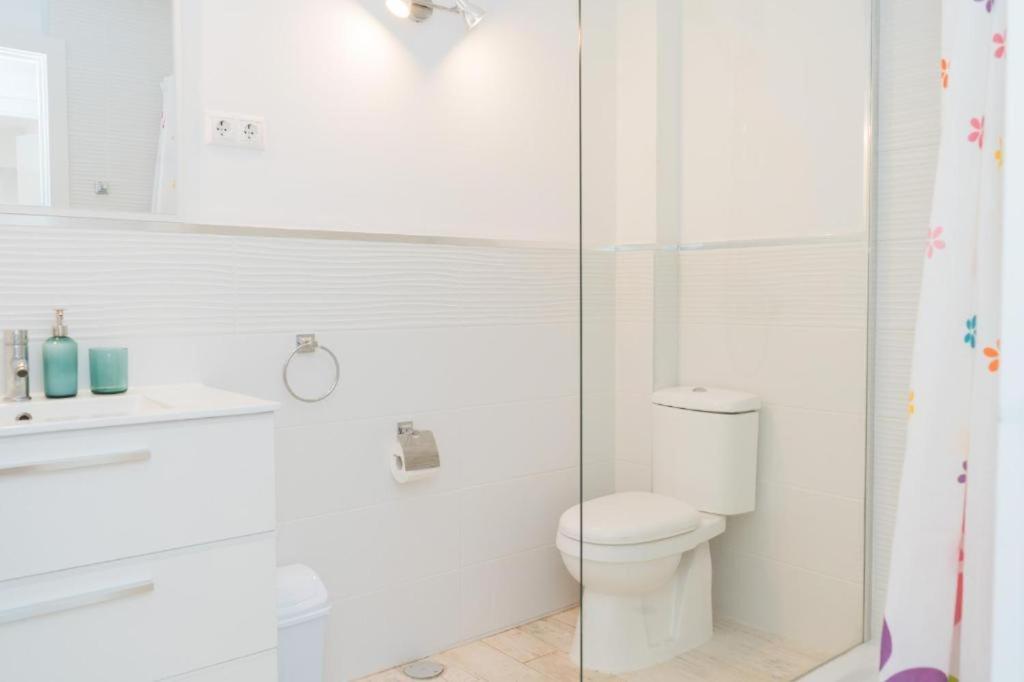 Beautiful Coastal 3-bedroom - 1 Minute Away From Appartement *